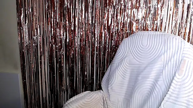 LiaSeass  online show from July 7, 2026, 1:04 pm