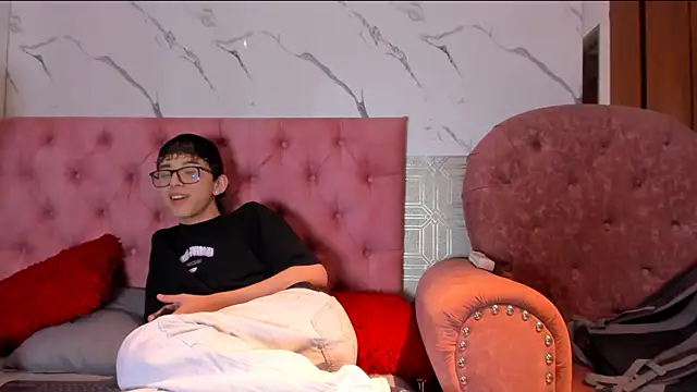 double temptation2 online show from December 16, 2025, 8:03 pm