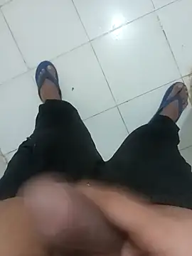 Snapshot of bigg_dickkk69 chatting on January 6, 2026, 9:07 pm bigg dickkk69 online show from January 6, 2026, 9:07 pm