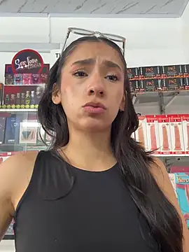 lunaluxury22 online show from January 15, 2026, 3:27 pm