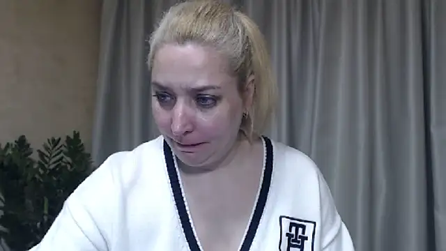 sweetpussy13 online show from April 19, 2026, 5:40 am