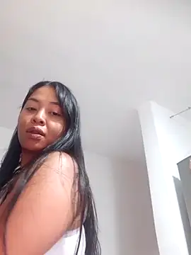 Snapshot of aisha_broown chatting on December 17, 2025, 7:20 pm aisha broown online show from December 17, 2025, 7:20 pm