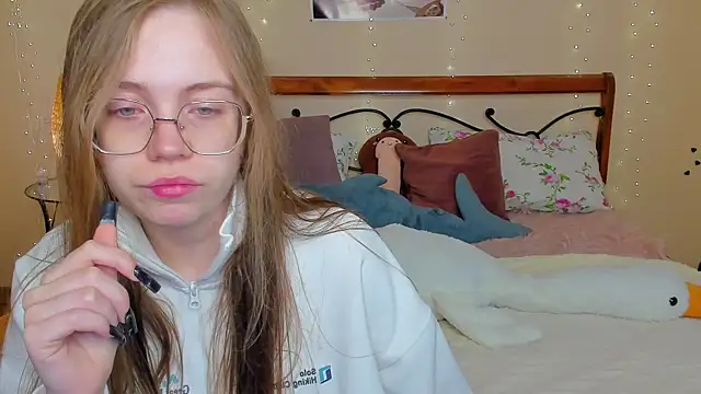 Snapshot of miya_soft chatting on May 29, 2026, 1:36 am miya soft online show from May 29, 2026, 1:36 am