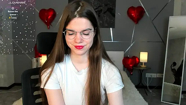 miss  evelyne online show from February 15, 2026, 1:13 am