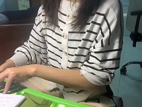 Snapshot of Chichi_86 chatting on December 16, 2025, 7:02 am Chichi 86 online show from December 16, 2025, 7:02 am