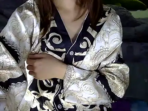 Snapshot of Chichi_86 chatting on February 5, 2026, 4:00 pm Chichi 86 online show from February 5, 2026, 4:00 pm