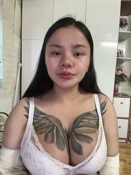 leo-kitty online show from April 22, 2026, 7:44 am