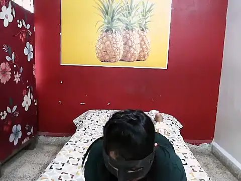 Lovelycouple25 online show from March 18, 2026, 7:22 am