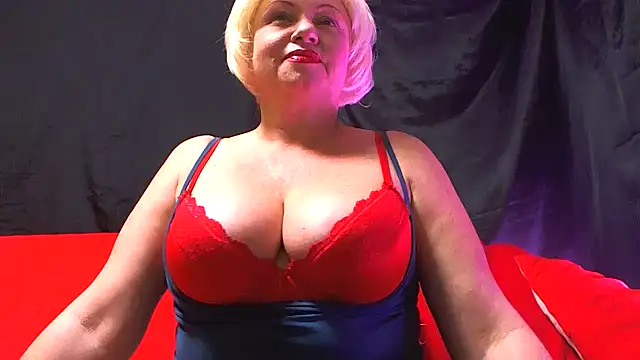 NaughtyMILF4UX online show from January 18, 2026, 10:30 am