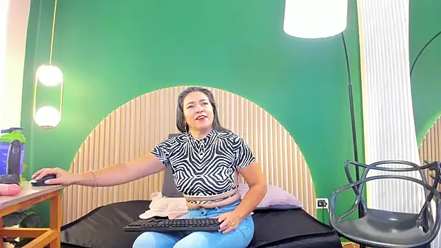 dahianeconnor online show from February 10, 2026, 12:20 pm