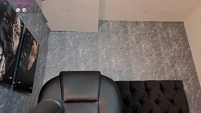 scarletbaker   online show from December 15, 2025, 4:00 pm