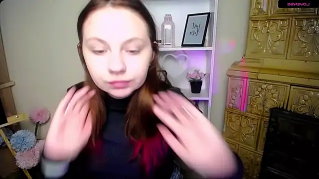 LiliaErmi online show from December 22, 2025, 6:10 am