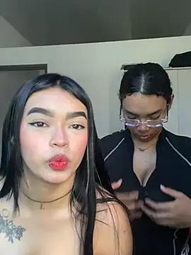 Snapshot of Emmy_And_Luna chatting on July 12, 2026, 7:16 pm Emmy And Luna online show from July 12, 2026, 7:16 pm