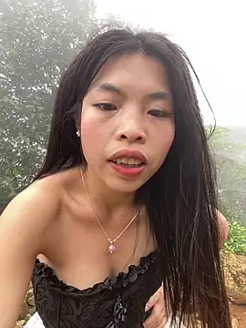 lux-su online show from April 21, 2026, 2:51 am