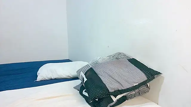 Sthefanyx2 online show from March 29, 2026, 1:05 am