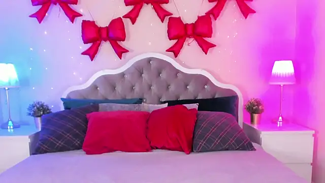 katymeaw online show from April 21, 2026, 2:51 am