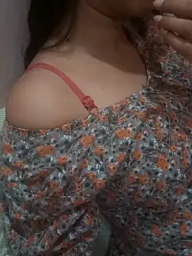 Snapshot of guddi_Jaaneman chatting on April 24, 2026, 4:37 am guddi Jaaneman online show from April 24, 2026, 4:37 am
