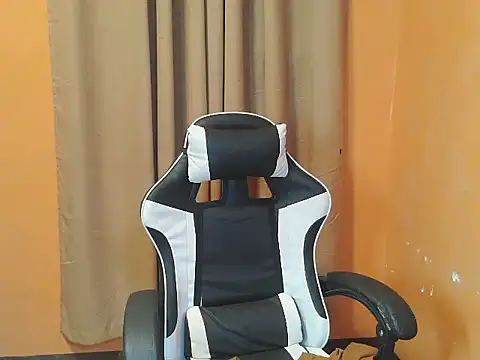 ur lovelyjessy online show from March 22, 2026, 6:44 pm