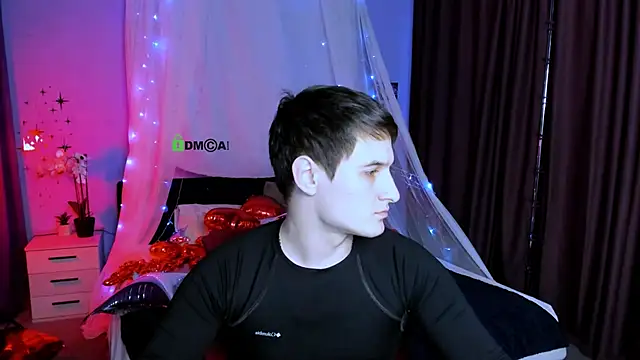 Snapshot of beauty_liam chatting on February 15, 2026, 8:49 pm beauty liam online show from February 15, 2026, 8:49 pm