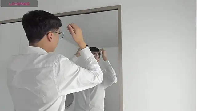 JoshClaarktt online show from April 7, 2026, 4:02 am