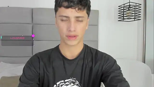 JoshClaarktt online show from April 8, 2026, 4:01 am