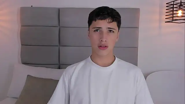 JoshClaarktt online show from April 23, 2026, 4:03 am