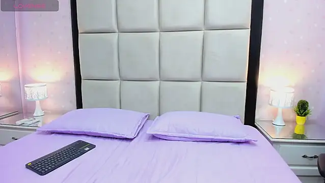 JulietaFerrer  online show from December 21, 2025, 12:56 pm