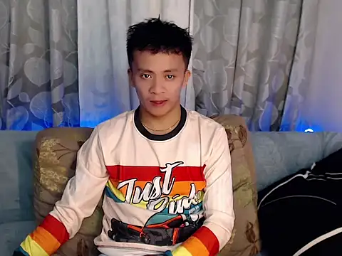 Snapshot of ur_twinkKirk6969 chatting on May 11, 2026, 10:32 am ur twinkKirk6969 online show from May 11, 2026, 10:32 am