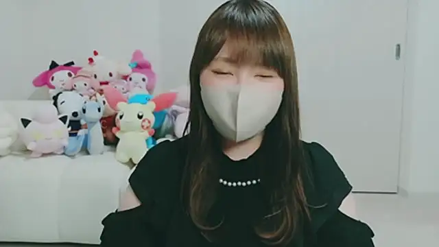 yuyuchan   online show from April 15, 2026, 10:44 am