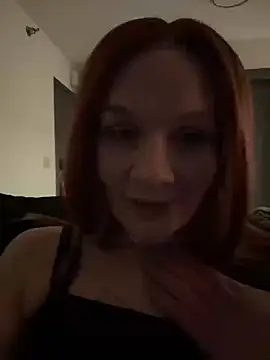 Snapshot of bluntbeautyxo chatting on March 13, 2026, 6:31 am bluntbeautyxo online show from March 13, 2026, 6:31 am