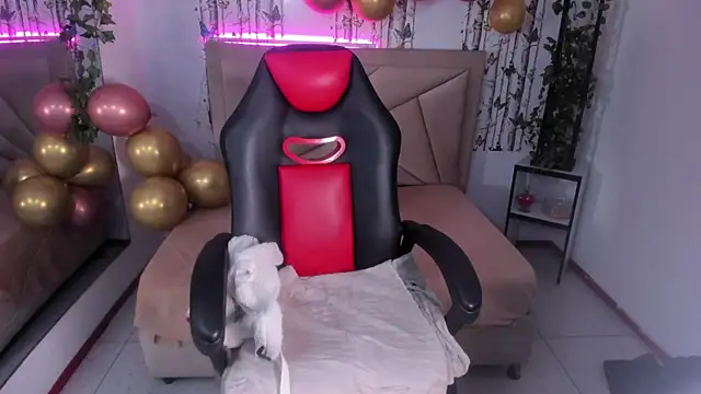 valeria dark  online show from April 21, 2026, 1:42 am