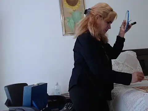 evelynsmithco online show from December 21, 2025, 4:03 pm