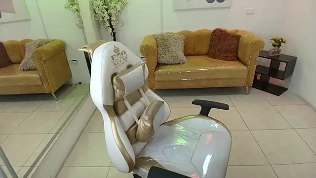 Carolina cherry online show from April 10, 2026, 12:43 pm