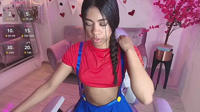 Sophie clay online show from March 2, 2026, 7:32 pm