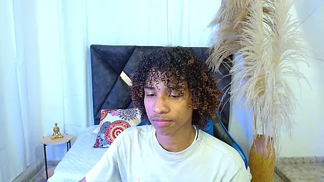 angelll18  online show from February 18, 2026, 9:00 pm