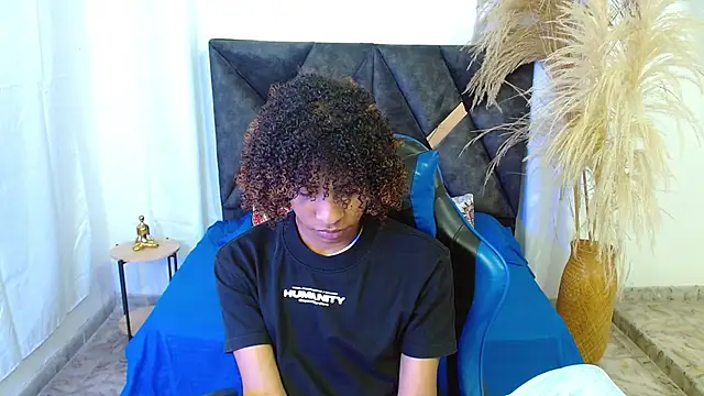 angelll18  online show from April 14, 2026, 8:48 pm