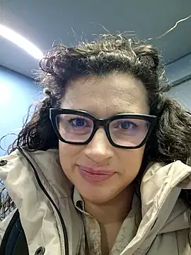 Snapshot of MiraBennet chatting on January 15, 2026, 7:13 am MiraBennet online show from January 15, 2026, 7:13 am