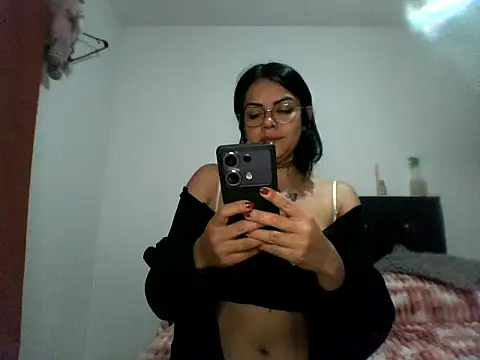 Snapshot of luluclark69 chatting on July 18, 2026, 10:02 pm luluclark69 online show from July 18, 2026, 10:02 pm