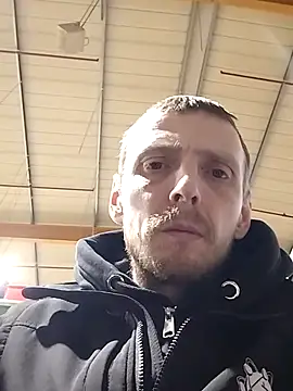 CrookedBunk3527 online show from January 16, 2026, 7:01 am