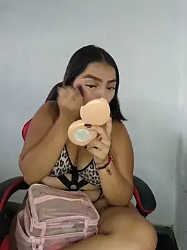 Mia em online show from April 21, 2026, 6:23 pm