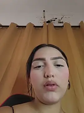 Snapshot of Mia_em chatting on June 6, 2026, 6:45 pm Mia em online show from June 6, 2026, 6:45 pm