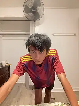 jhaycobXgarcia online show from December 17, 2025, 1:50 pm