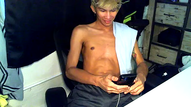 jhaycobXgarcia online show from April 4, 2026, 12:31 am