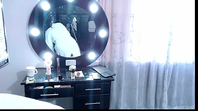 Naomy Mature online show from March 10, 2026, 12:10 pm