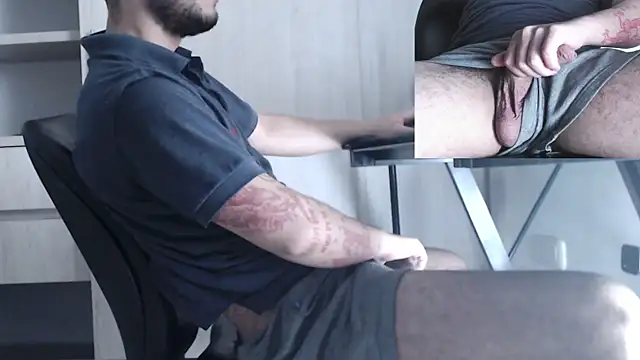 mateoconde00 online show from January 17, 2026, 1:32 am