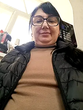 MariSwan222 online show from April 19, 2026, 8:13 am