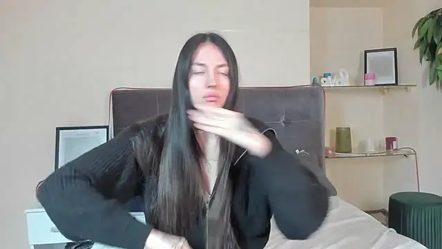 AdrianaCult online show from March 5, 2026, 9:49 am