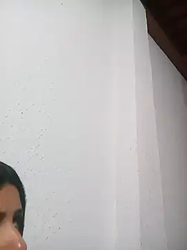 Fannyfoxfi online show from April 25, 2026, 12:13 am