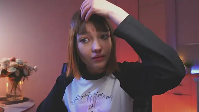 Leyla crsh online show from April 22, 2026, 5:10 am