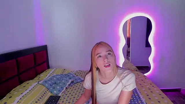 CRISTAL T2 online show from March 11, 2026, 7:53 pm